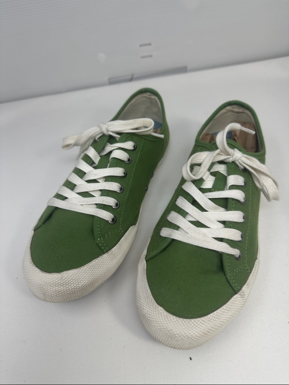 Seavees Sneakers Size 8